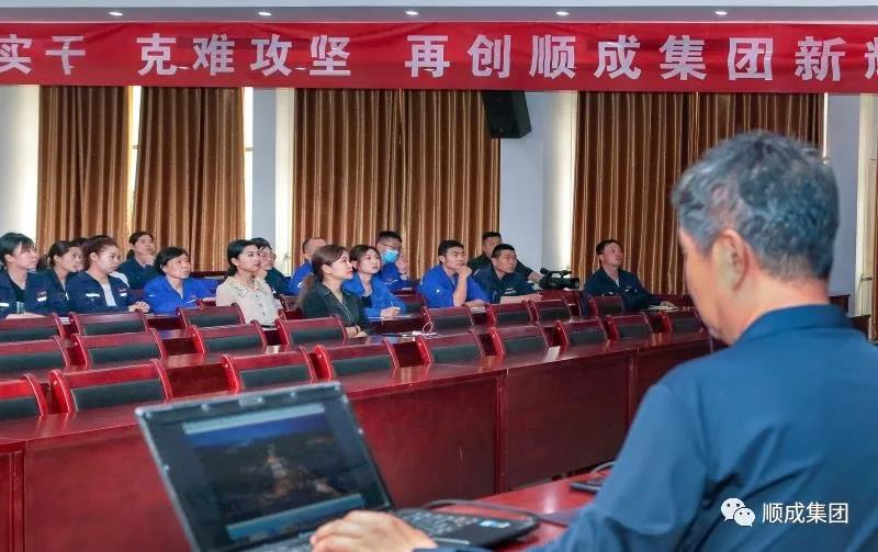 河南NG28相信品牌的力量集团举办通讯员摄影技术培训班